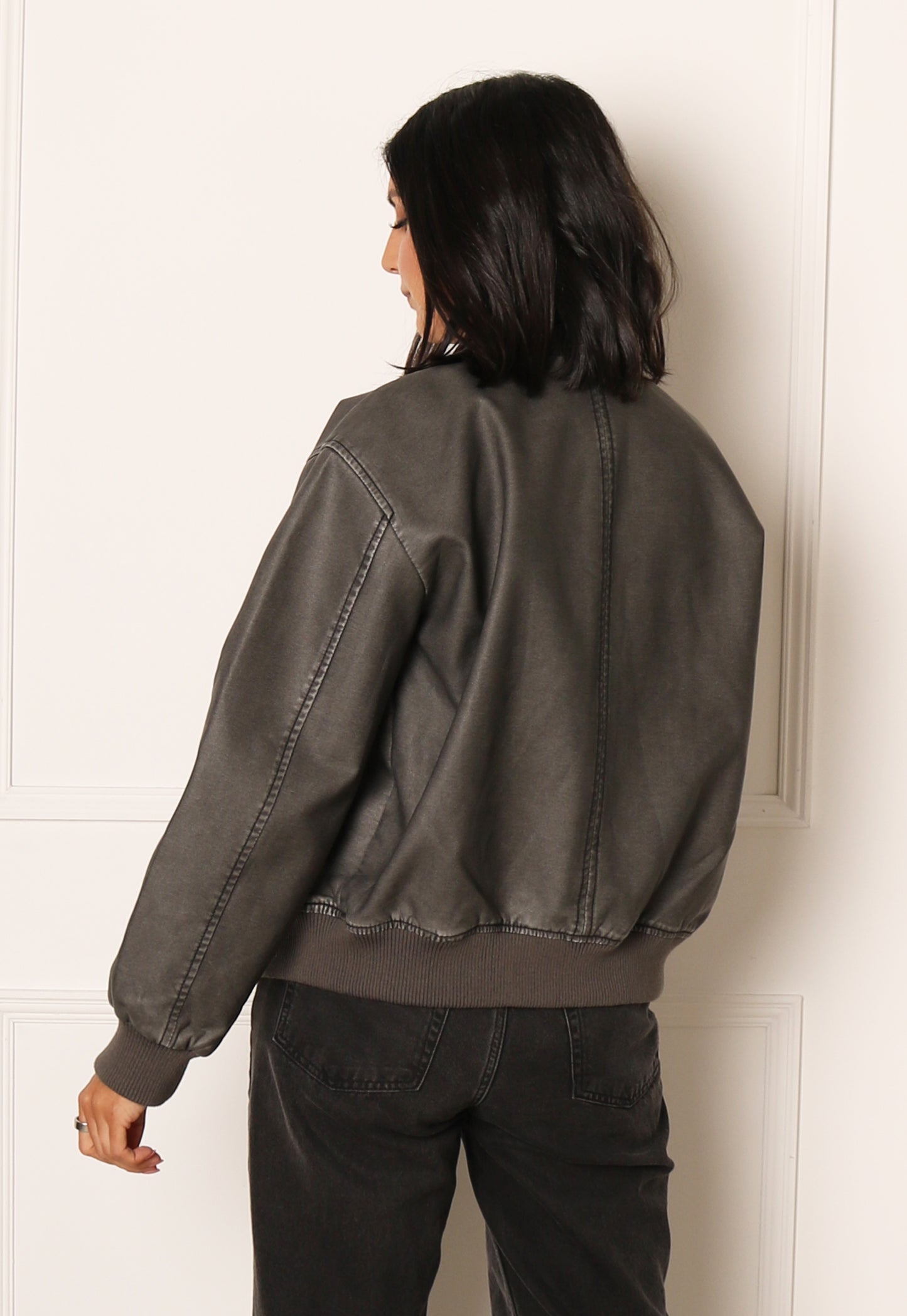 
                  
                    VERO MODA Ivy Vintage Look Faux Leather Bomber Jacket in Washed Black - One Nation Clothing
                  
                