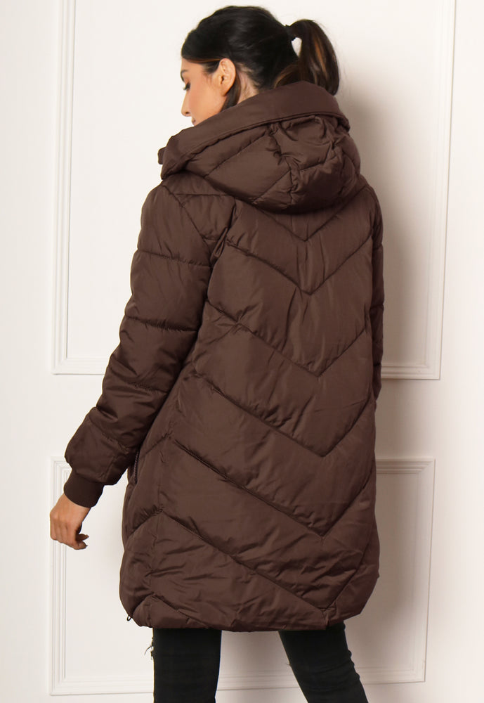 
                  
                    JDY Skylar Chevron Quilted Longline Hooded Puffer Coat in Chocolate Brown - One Nation Clothing
                  
                