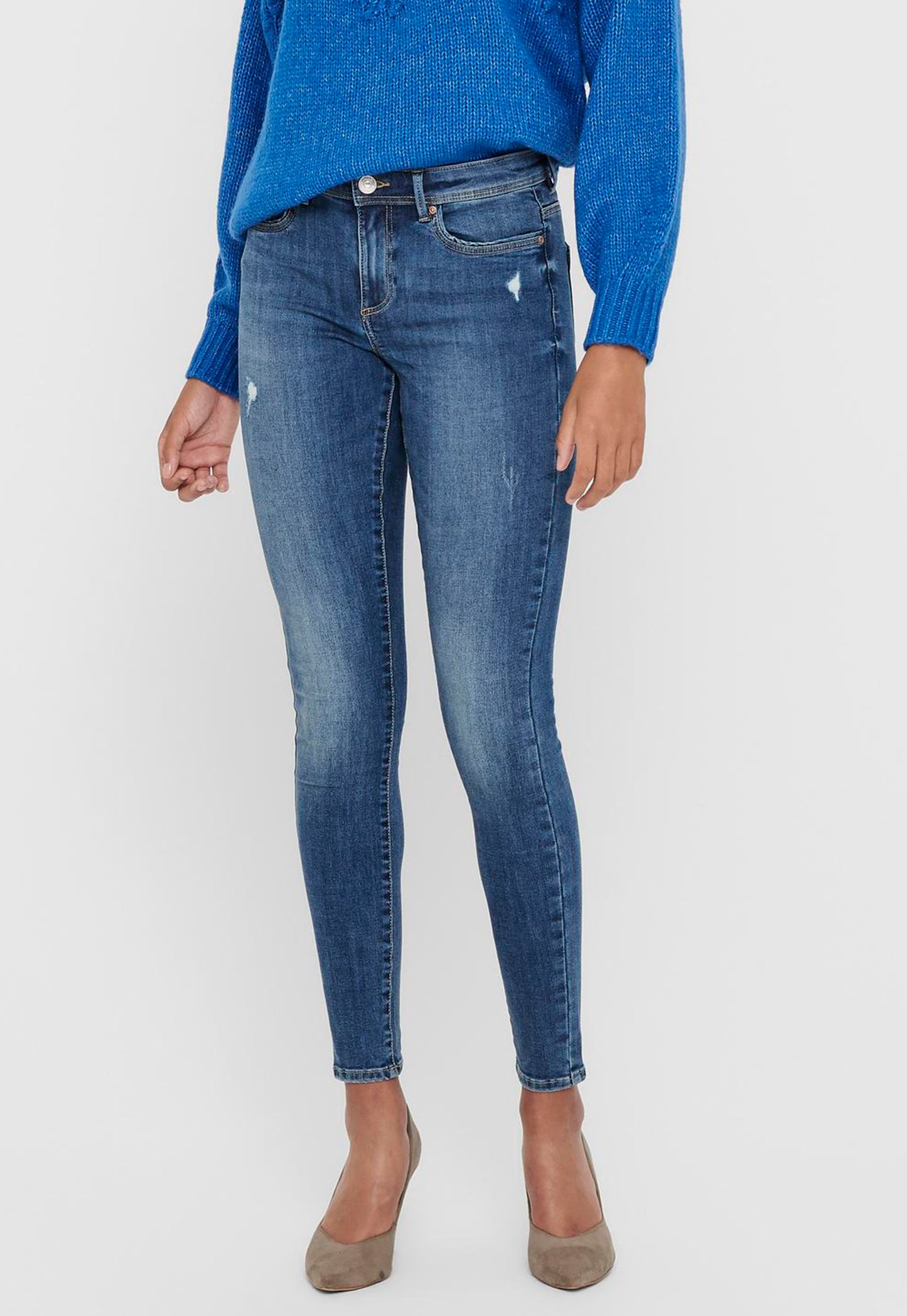 ALLEEN Wauw skinny jeans met middelhoge taille en kleine scheur in middenblauw - One Nation Clothing