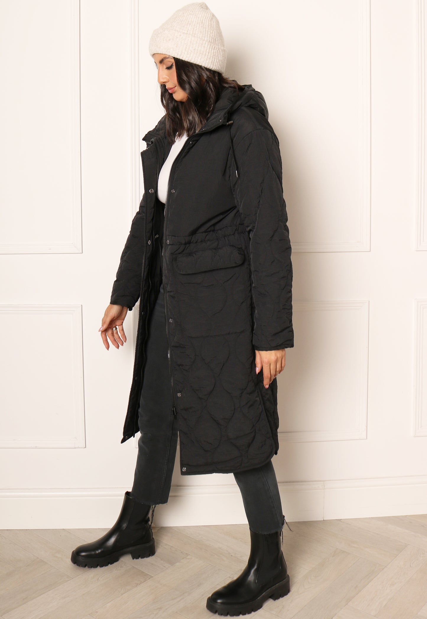 
                  
                    VILA Pura Onion Quilted Midi Puffer Coat with Tie Waist in Black - One Nation Clothing
                  
                