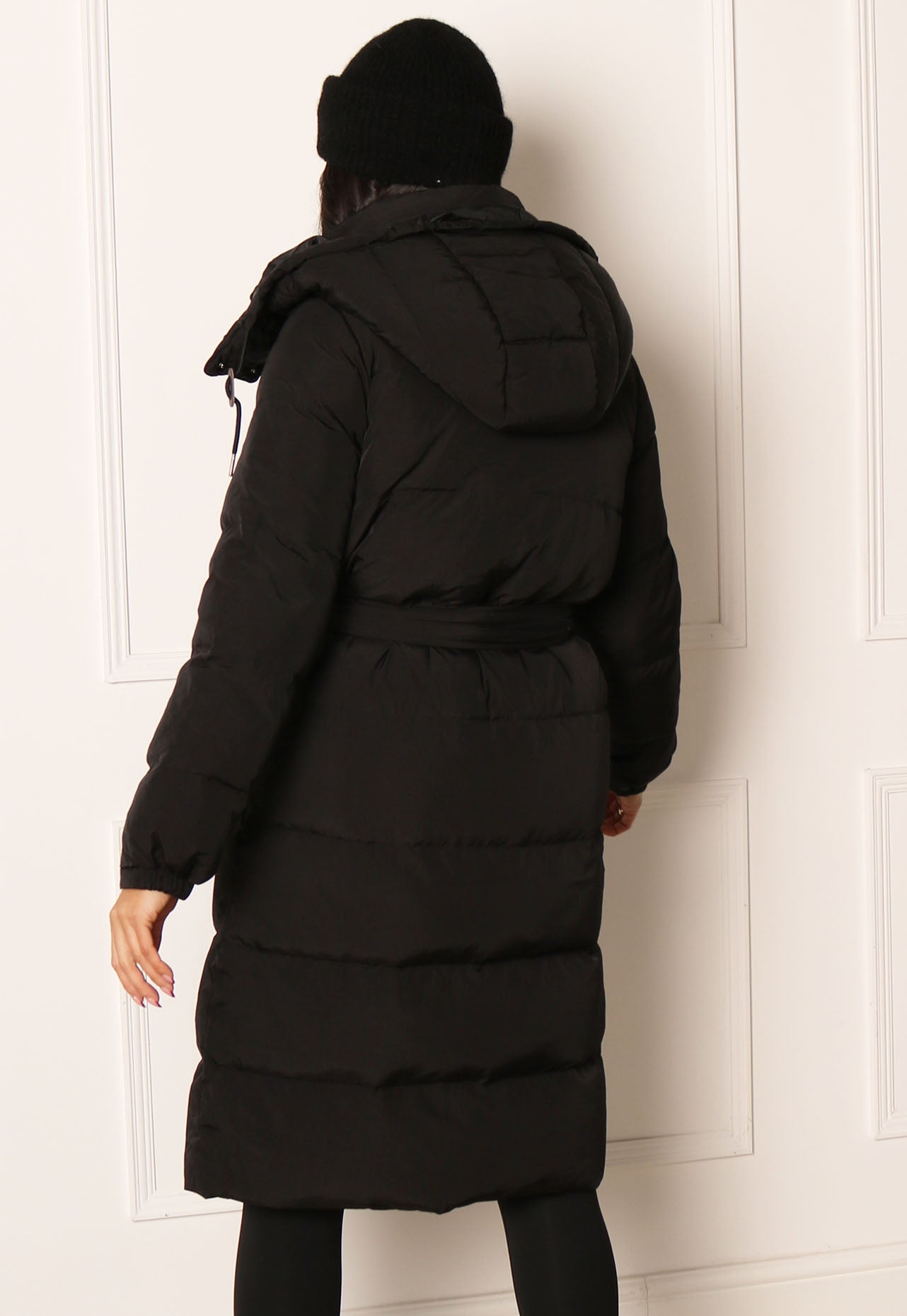 
                  
                    VERO MODA Signe Premium Longline Down Midi Puffer Coat with Belt & Removable Hood in Black - One Nation Clothing
                  
                