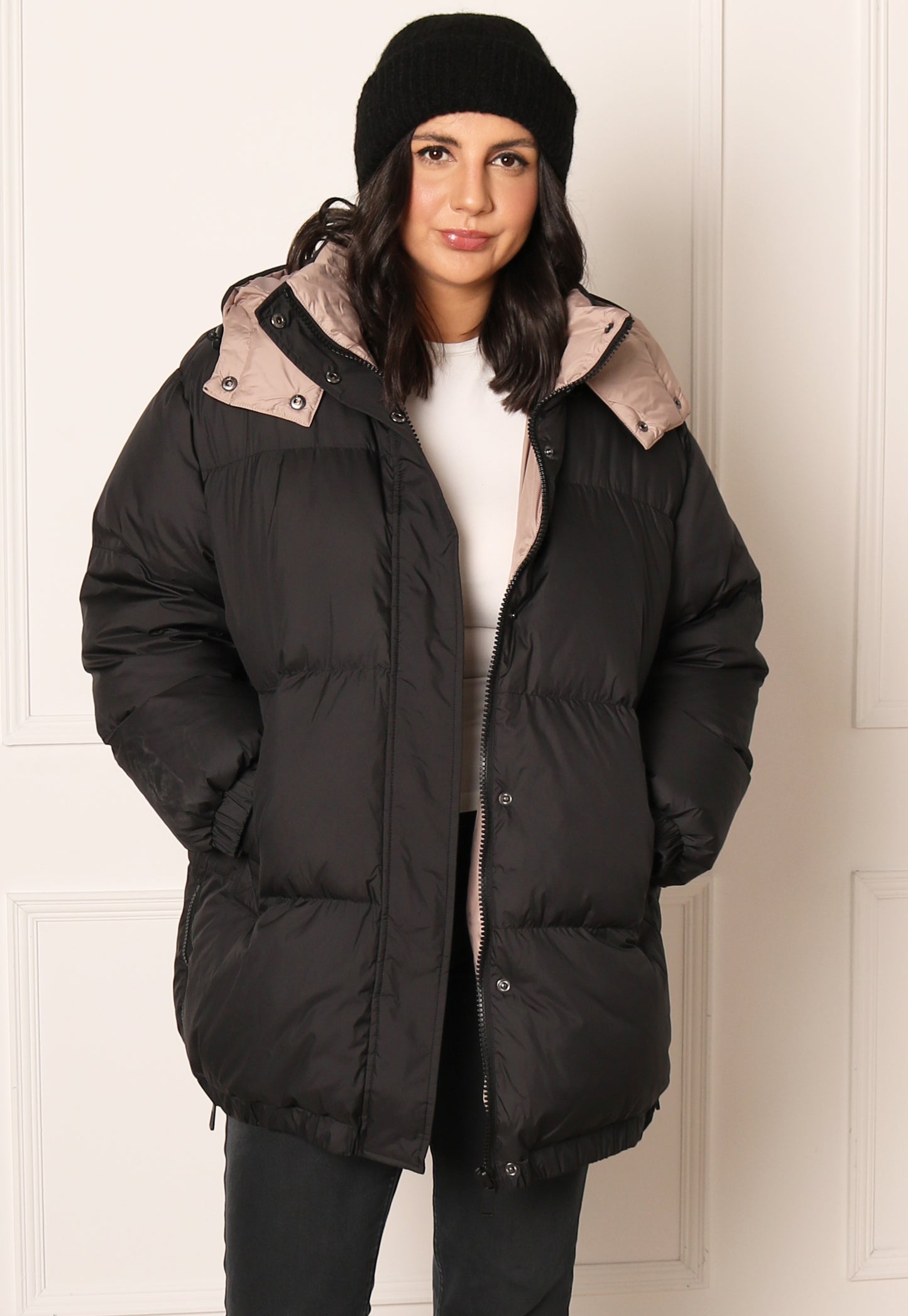 
                  
                    ONLY Premium Vilma Longline Thigh Length Down Puffer Coat with Hood in Black - One Nation Clothing
                  
                