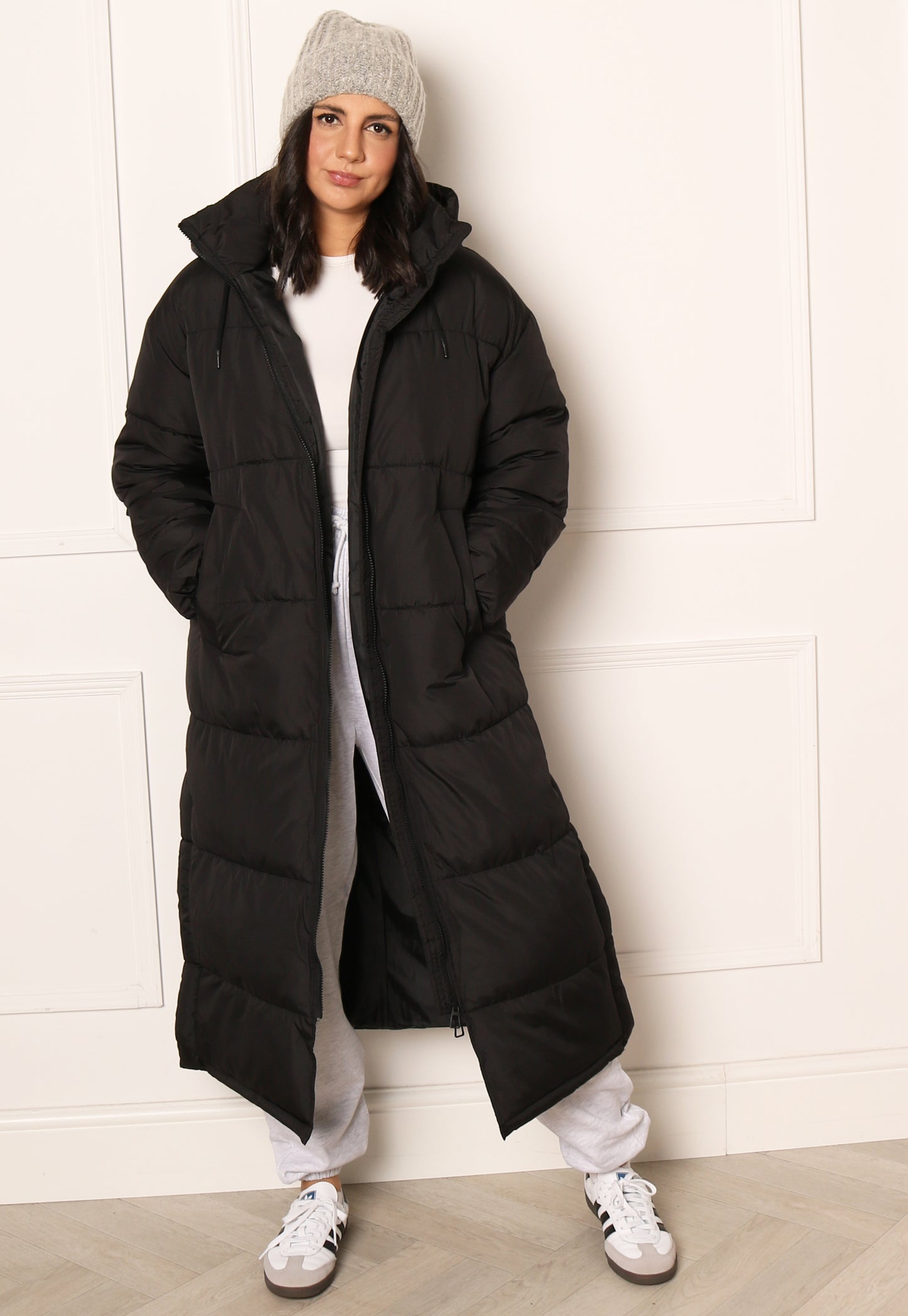 
                  
                    VERO MODA Klea Maxi Longline Puffer Coat with Hood in Black - One Nation Clothing
                  
                