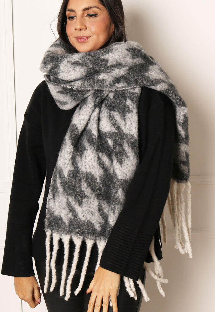 VERO MODA Harry Oversized Heavyweight Houndstooth Scarf with Tassels in Black & Cream - One Nation Clothing