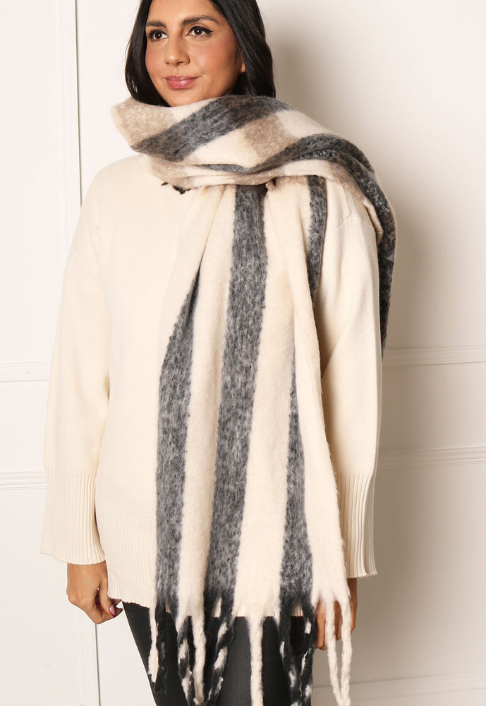 
                  
                    PIECES Jolene Oversized Heavyweight Brushed Check Scarf with Tassels in Cream, Beige & Black - One Nation Clothing
                  
                