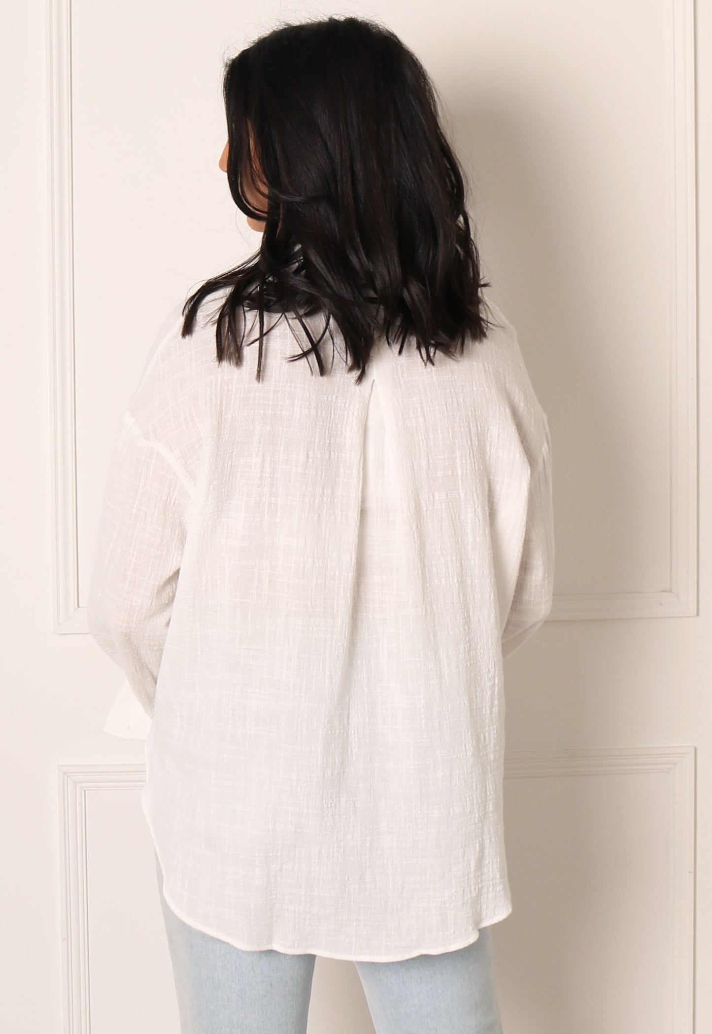 
                  
                    ONLY Leslie Cotton Crinkle Oversized Shirt in White - One Nation Clothing
                  
                