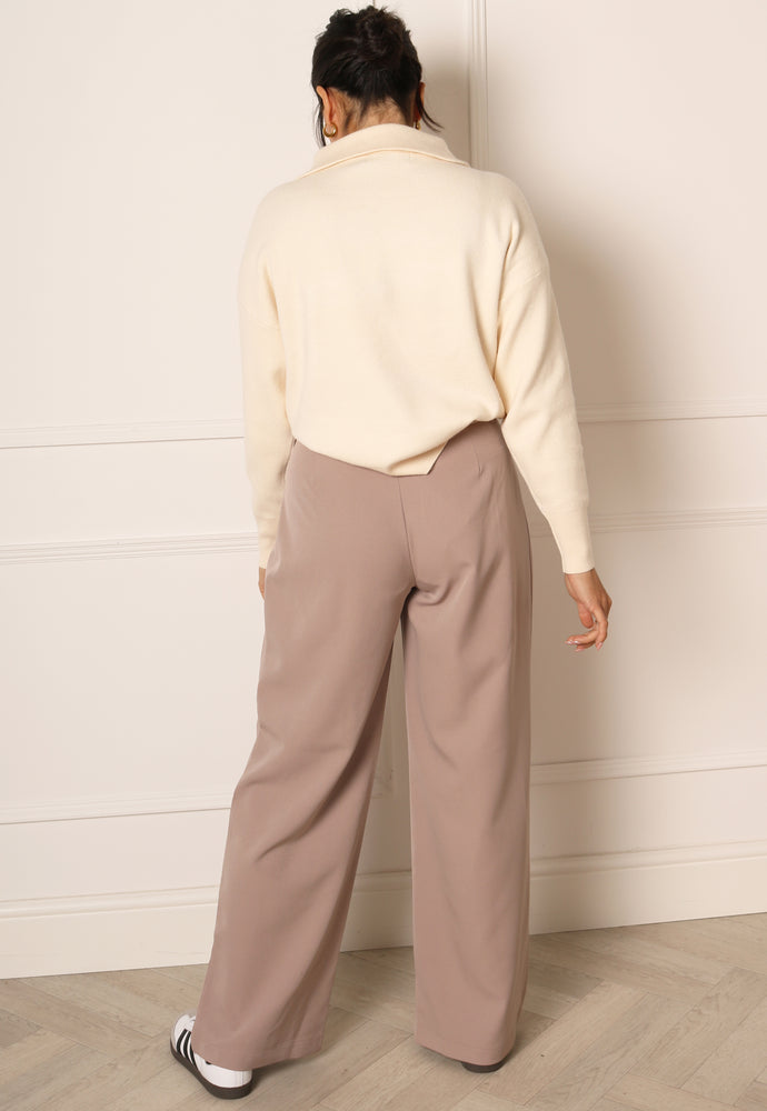 
                  
                    ONLY Malika Wide Leg Relaxed Dad Trousers with Rolled Waistband in Beige - One Nation Clothing
                  
                