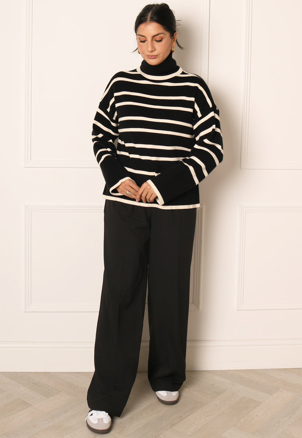 Vero Moda Eva Coated Trousers in Black | iCLOTHING - iCLOTHING