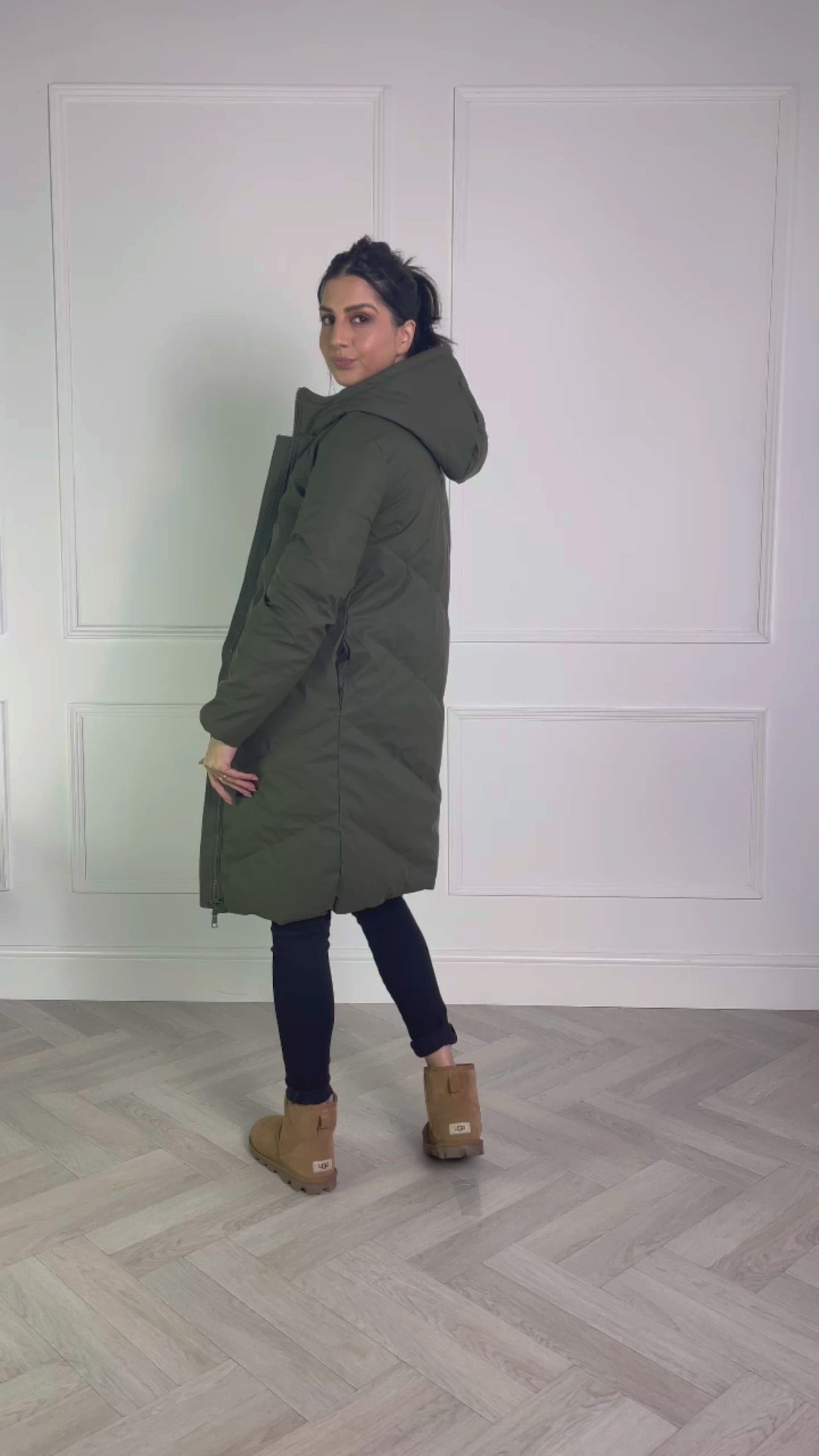 
                  
                    Load and play video in Gallery viewer, JDY Ulrikka Water Repellent Quilted Long Hooded Puffer Coat in Khaki
                  
                