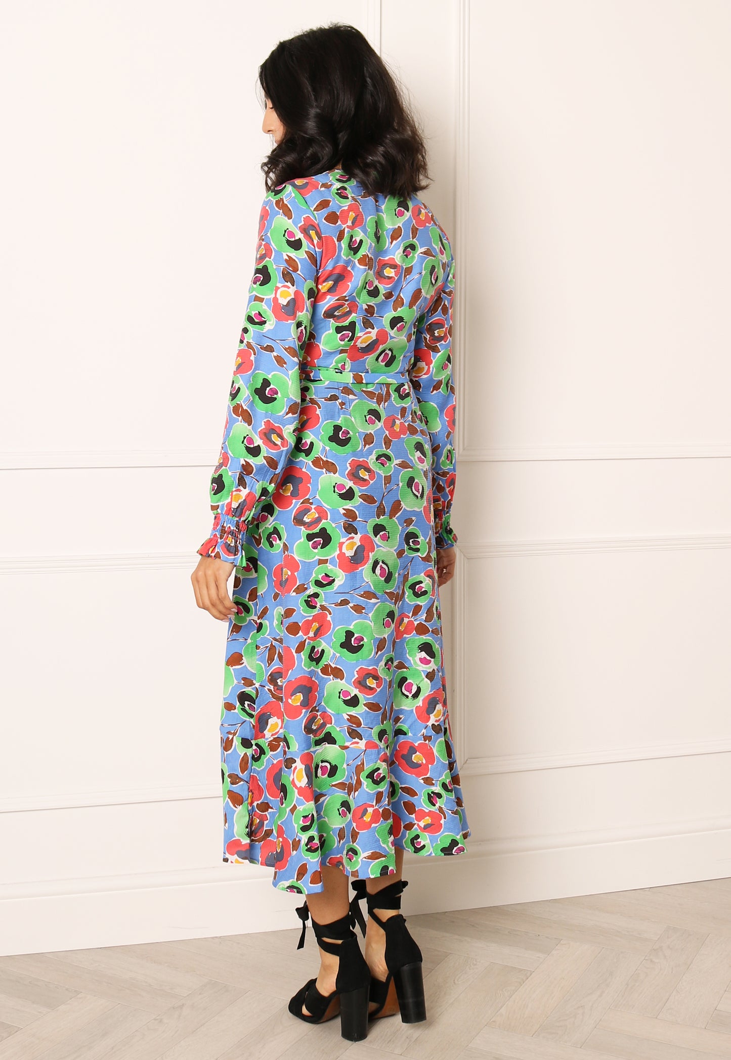 
                  
                    YAS Arty Long Sleeve Floral Print Midi Frill Wrap Dress in Blue, Green & Red - One Nation Clothing
                  
                