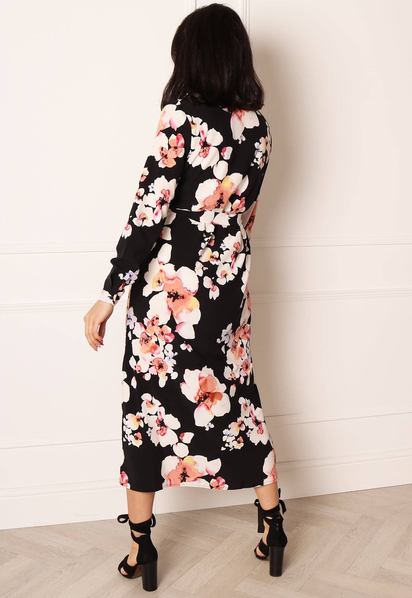 
                  
                    VERO MODA Sadie Floral Print Midi Shirt Dress in Black & Pink - One Nation Clothing
                  
                