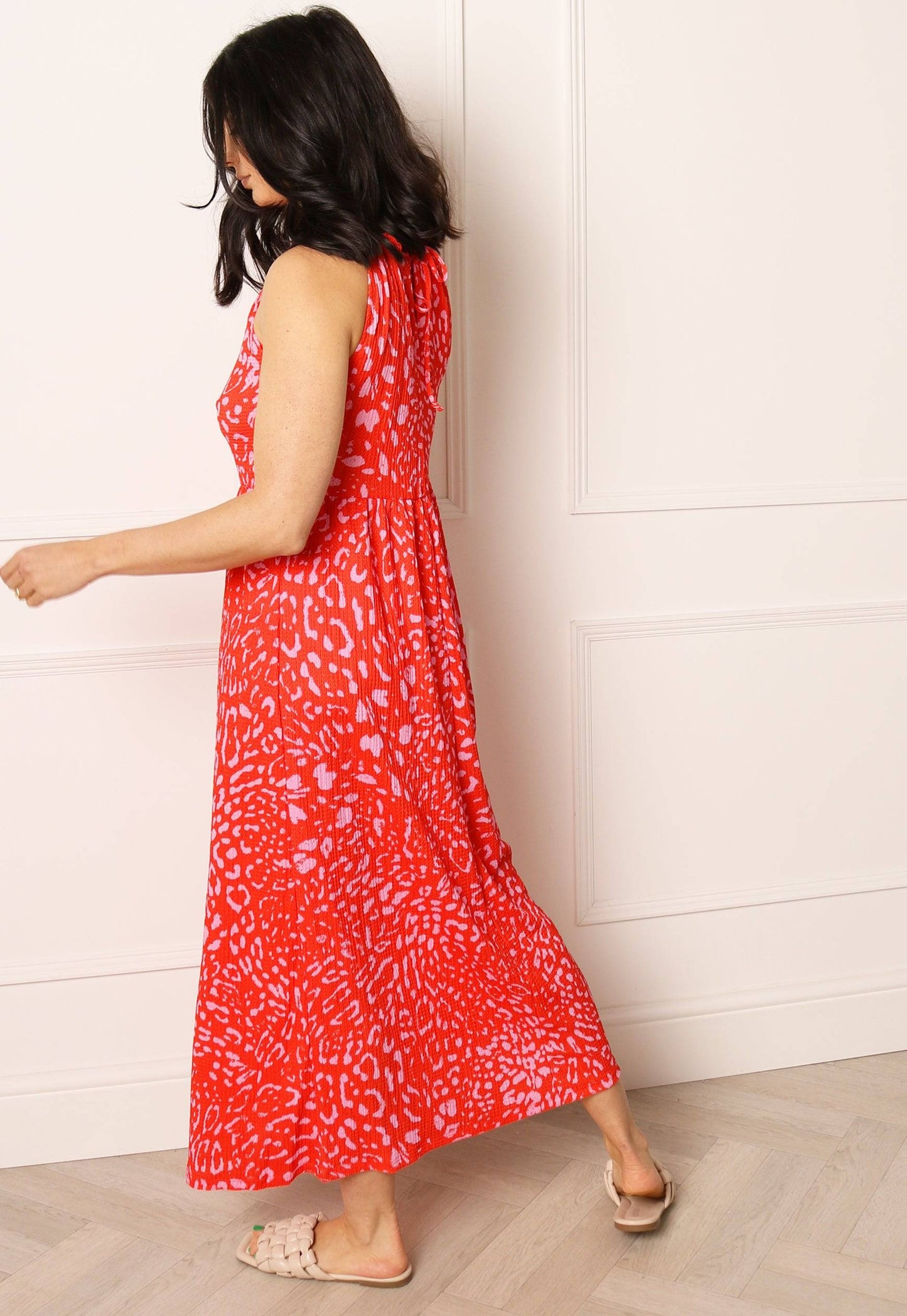 
                  
                    VERO MODA Loa Leopard Print Halter Neck Beachy Maxi Dress in Red & Pink - One Nation Clothing
                  
                