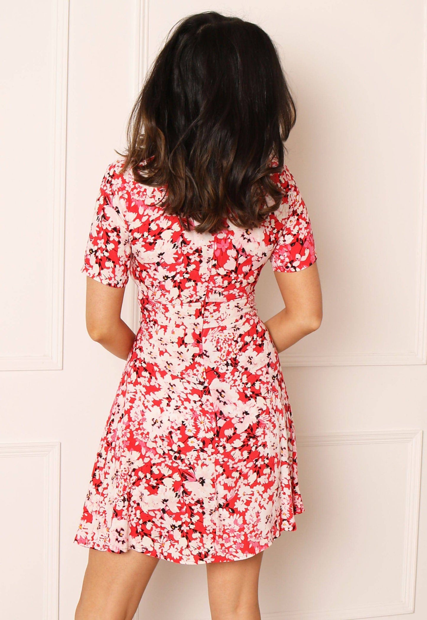 
                  
                    ONLY Enola Floral Print Fit & Flare Mini Tea Dress in Red & White - One Nation Clothing
                  
                