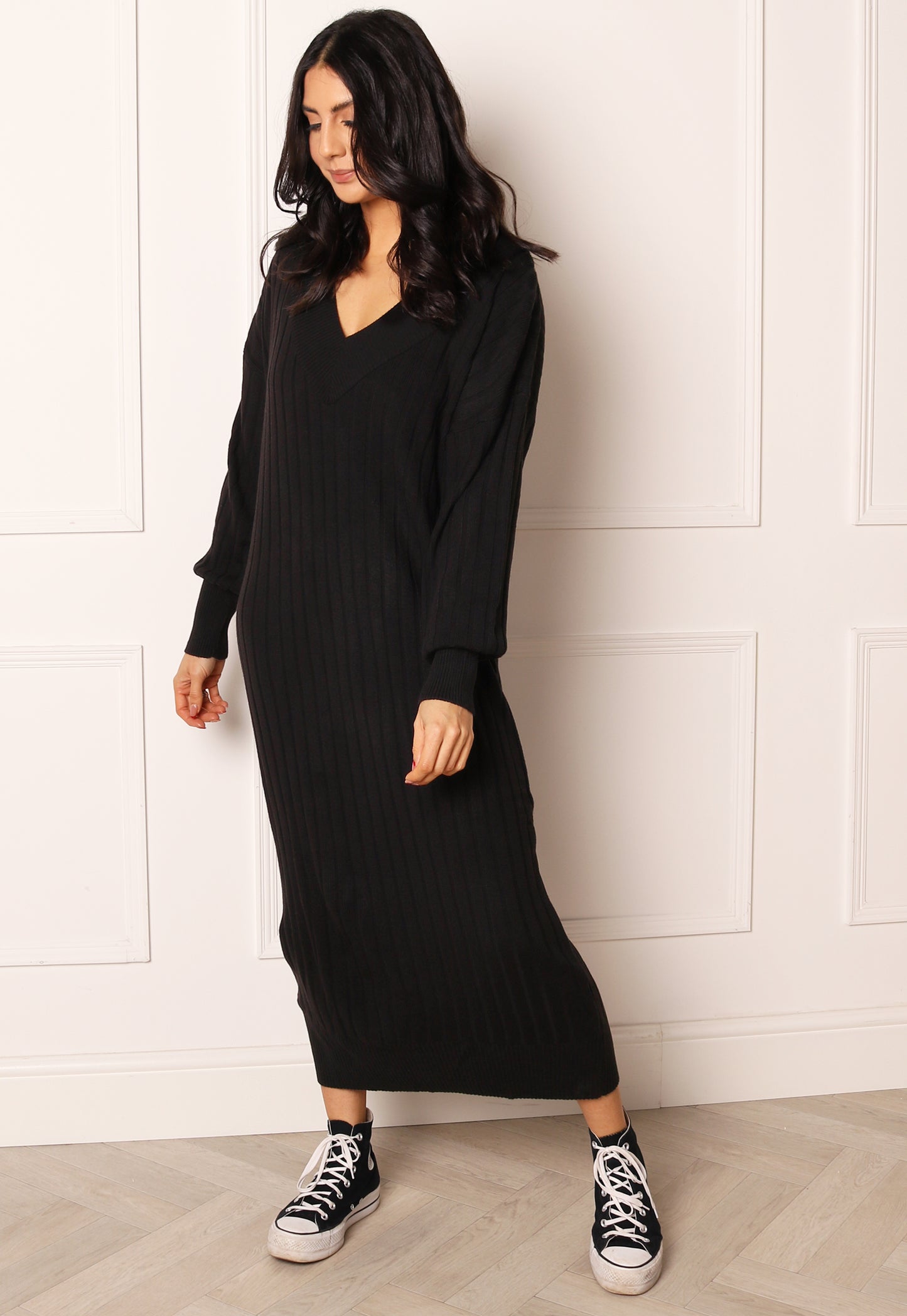 
                  
                    ONLY Tessa Long Sleeve V Neck Ribbed Midi Jumper Dress in Black - One Nation Clothing
                  
                