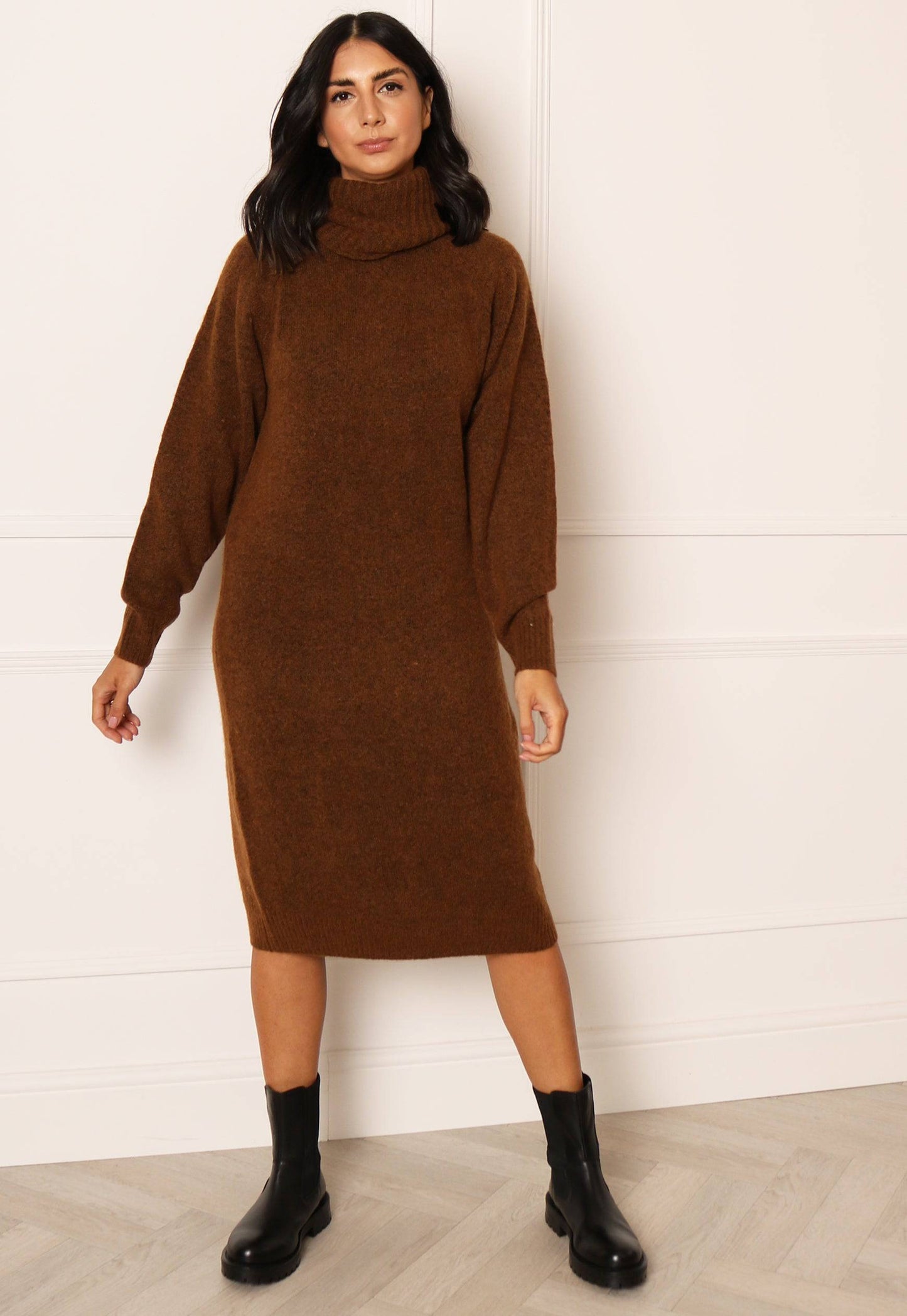 
                  
                    VERO MODA Villa Long Sleeve Cowl Neck Midi Jumper Dress in Brown Melange - One Nation Clothing
                  
                