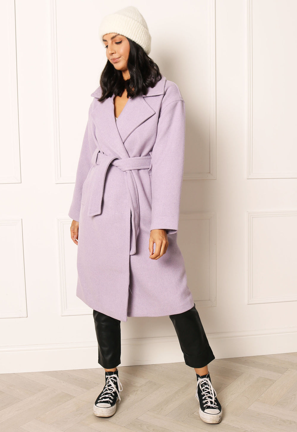 MODA Edna Midi Wrap Coat med bælte i Dusky Lilac | Nation-tøj VERO MODA Midi-omslagsfrakke med bælte i Dusky Lilac