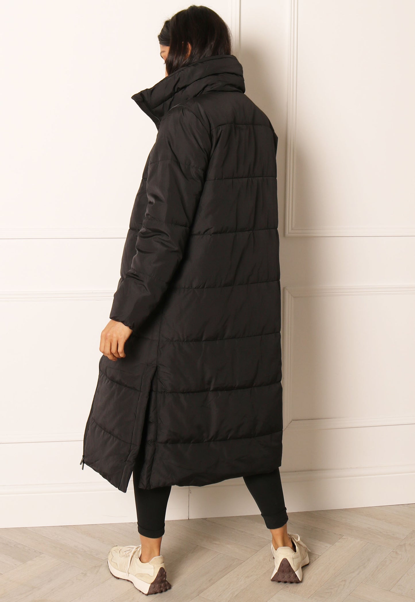 
                  
                    VILA Nilly Longline Midi Padded Puffer Coat with Funnel Neck in Black - One Nation Clothing
                  
                