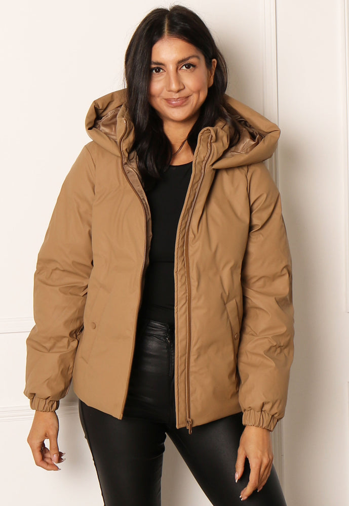 
                  
                    VERO MODA Noe Water Repellent Quilted Short Hooded Puffer Jacket in Soft Tan - One Nation Clothing
                  
                