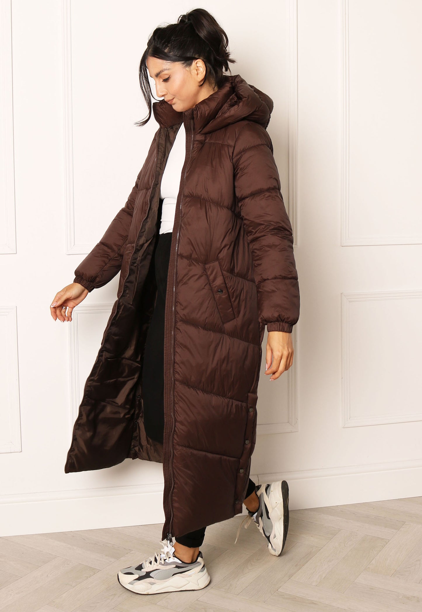 
                  
                    VERO MODA Sala Midi Chevron Longline Hooded Puffer Coat in Chocolate Brown - One Nation Clothing
                  
                
