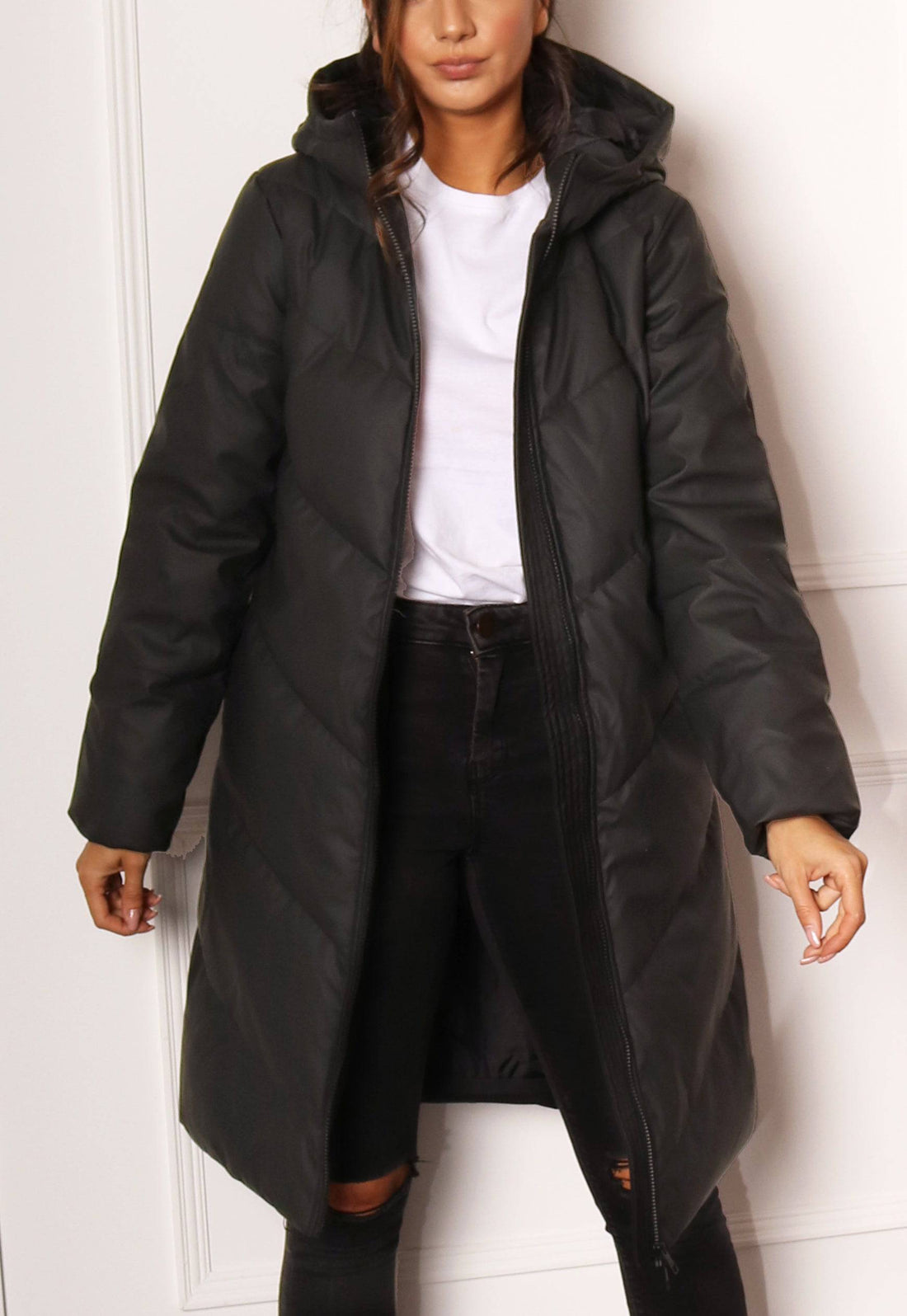 JDY Ulrikka Water Repellent Quilted Long Hooded Puffer Coat in Black ...