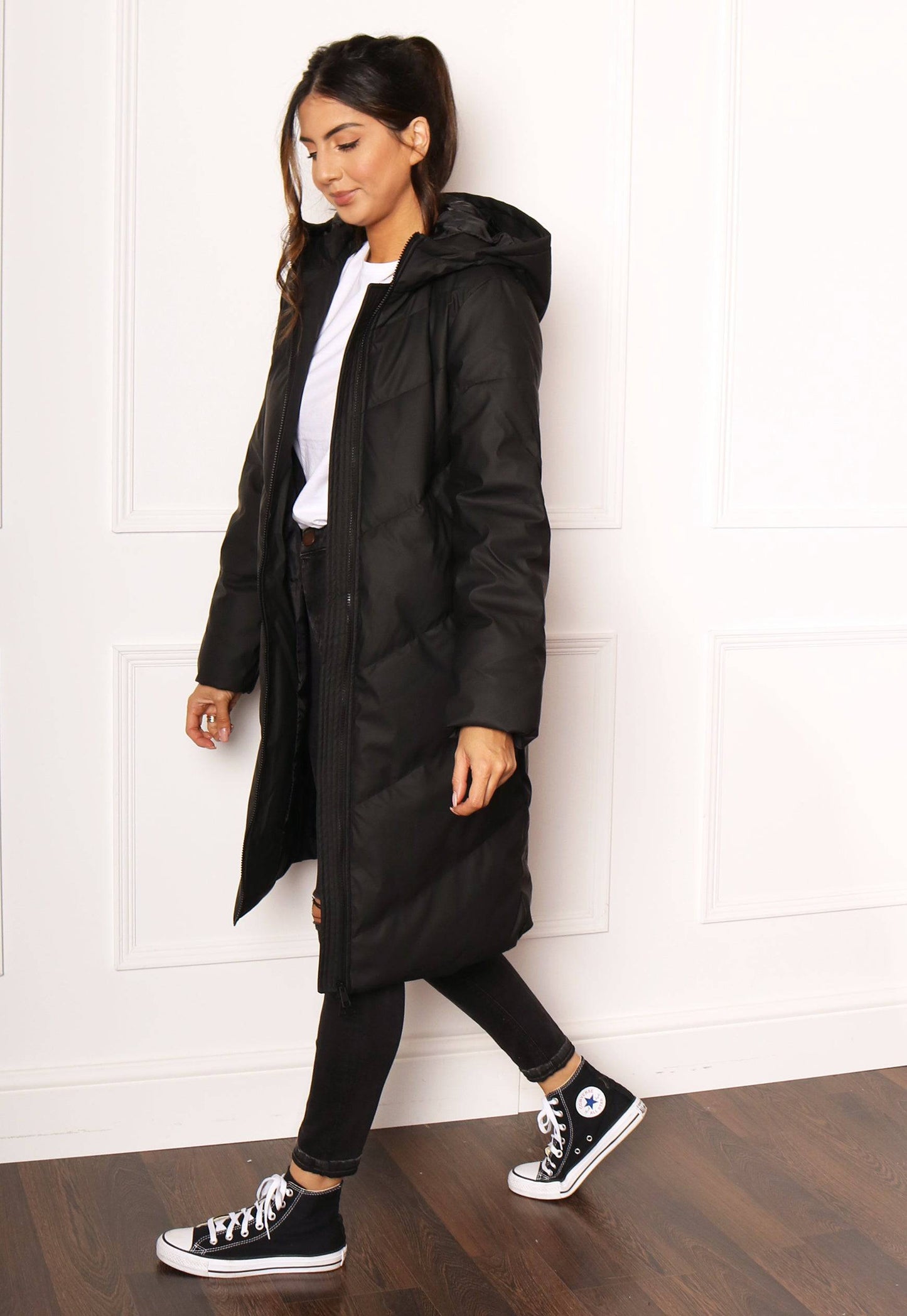
                  
                    JDY Ulrikka Water Repellent Quilted Long Hooded Puffer Coat in Black - One Nation Clothing
                  
                