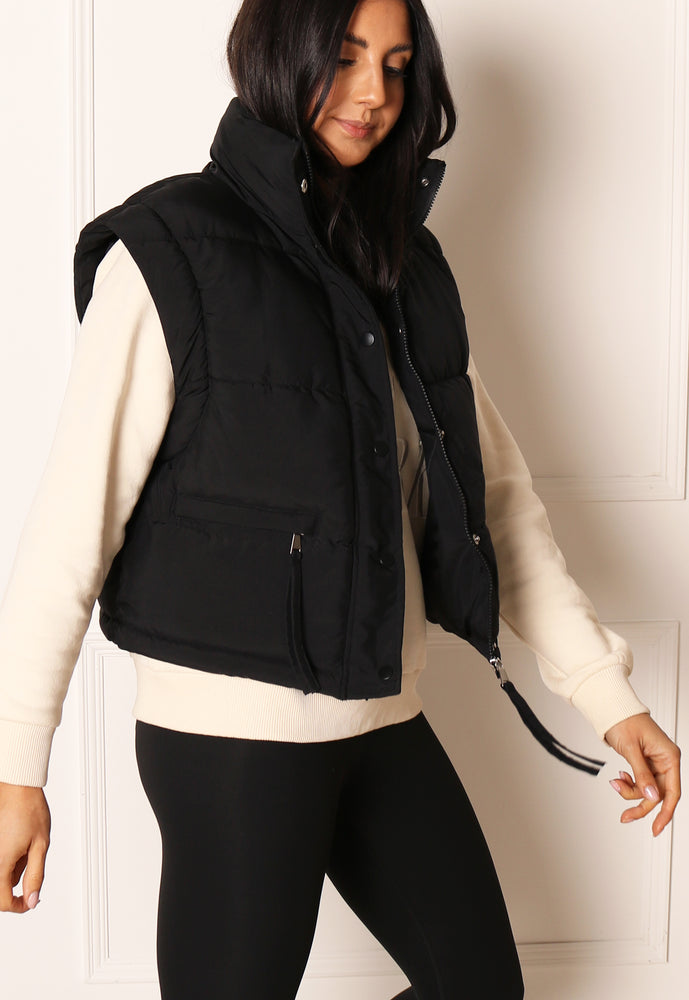 
                  
                    JDY Milo 2 in 1 Cropped Puffer Jacket & Gilet with Funnel Neck in Black - One Nation Clothing
                  
                