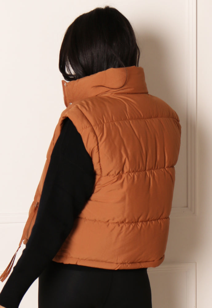 
                  
                    JDY Milo 2 in 1 Cropped Puffer Jacket & Gilet with Funnel Neck in Tan - One Nation Clothing
                  
                