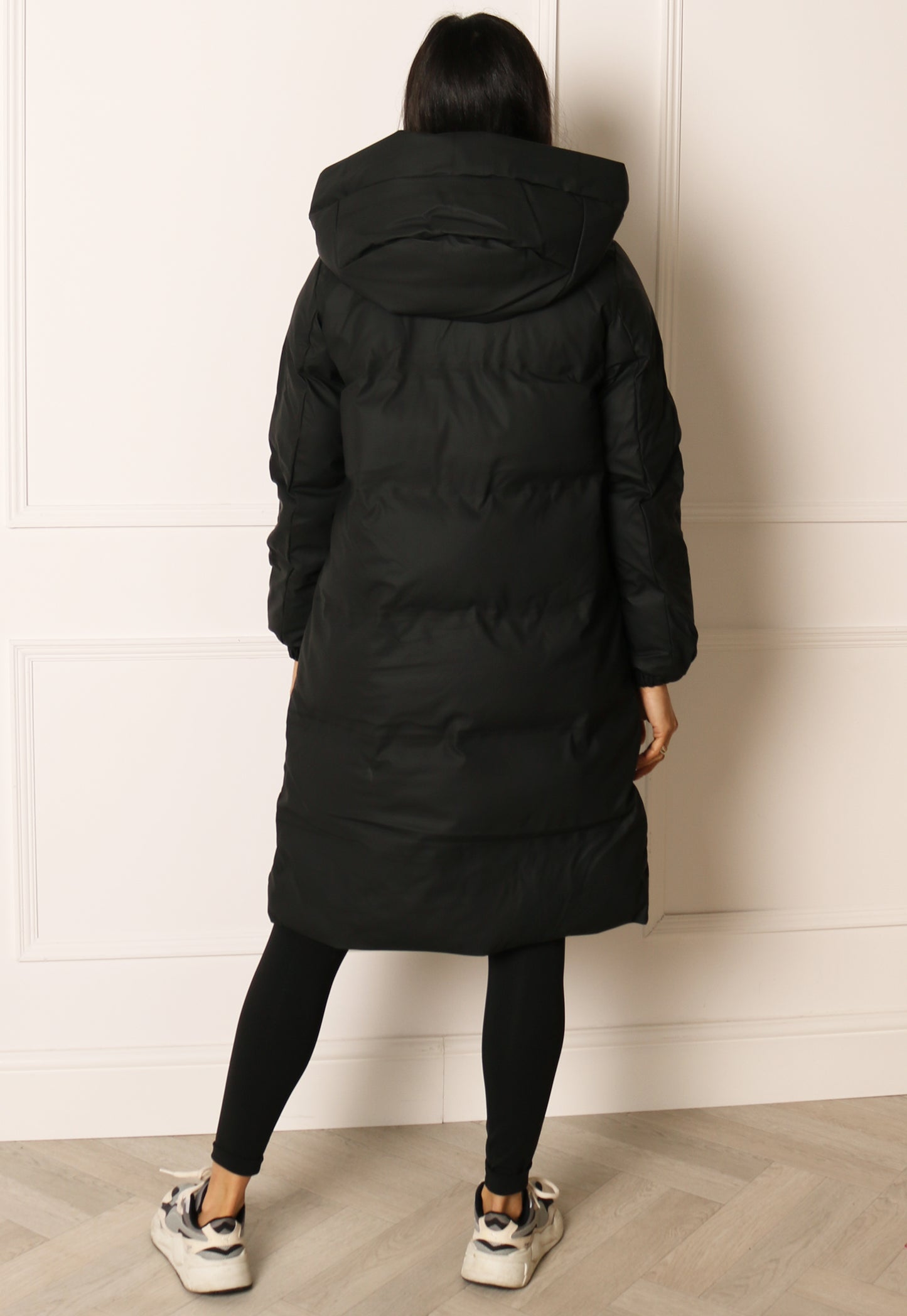 
                  
                    VERO MODA Long Noe Water Repellent Quilted Hooded Midi Puffer Coat in Black - One Nation Clothing
                  
                