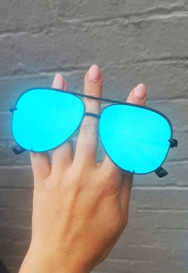 
                  
                    Gili Oversized Metal Frame Aviator Sunglasses in Blue Mirrored Lens with Black Frame - One Nation Clothing
                  
                