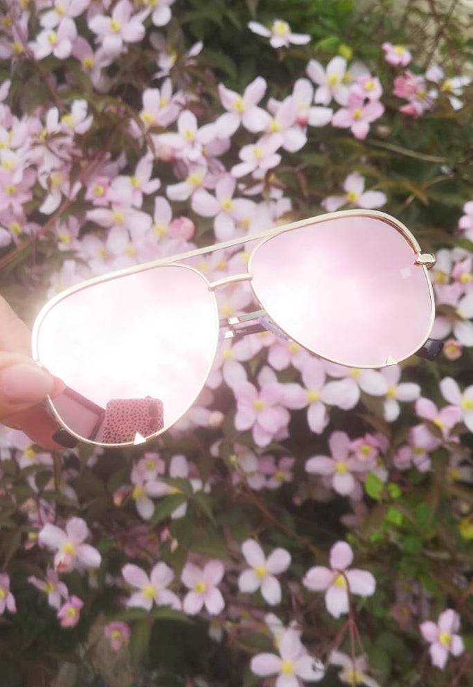 
                  
                    Gili Oversized Metal Frame Aviator Sunglasses in Pink Mirrored Lens with Gold Frame - One Nation Clothing
                  
                