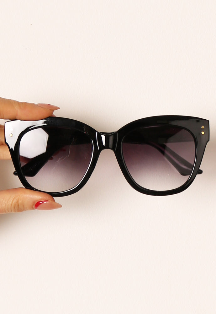 PIECES Womens Oversized Cateye Sunglasses In Black - One Nation Clothing