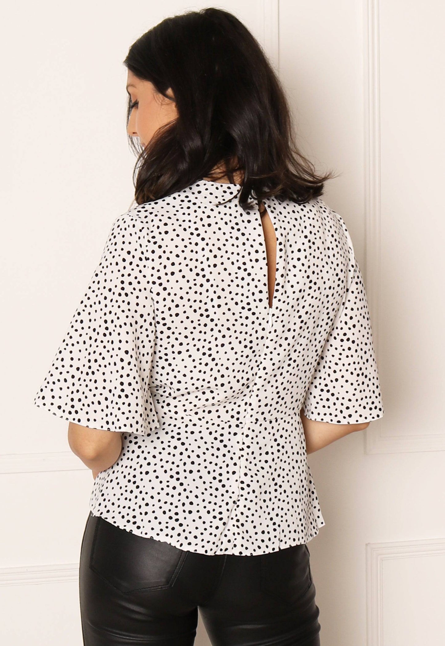 
                  
                    Kimono Sleeve Knot Detail Blouse Top in White & Black - One Nation Clothing
                  
                