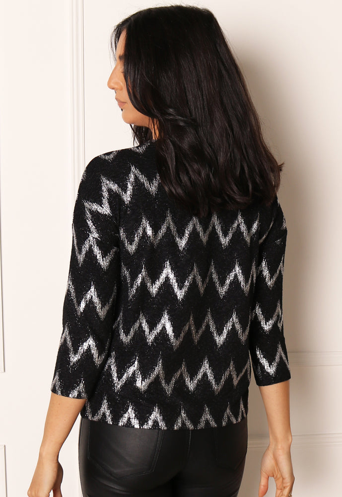 
                  
                    ONLY Queen Metallic Zig Zag Top with Three Quarter Sleeves in Silver & Black - One Nation Clothing
                  
                