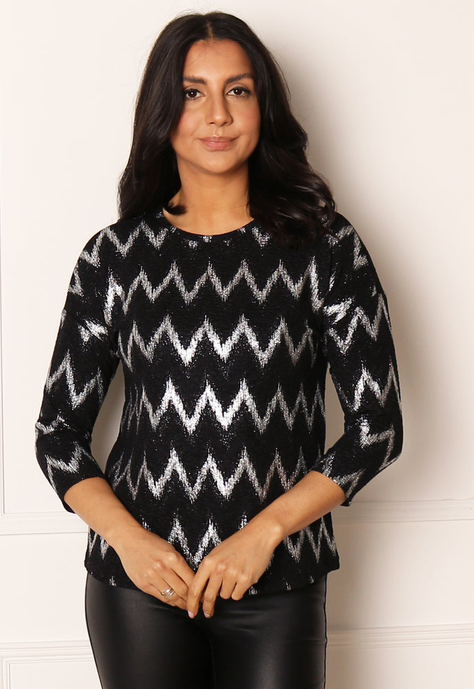 
                  
                    ONLY Queen Metallic Zig Zag Top with Three Quarter Sleeves in Silver & Black - One Nation Clothing
                  
                
